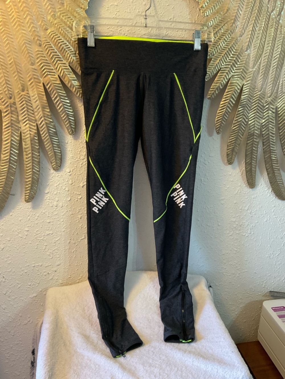 PINK Ultimate Yoga Leggings